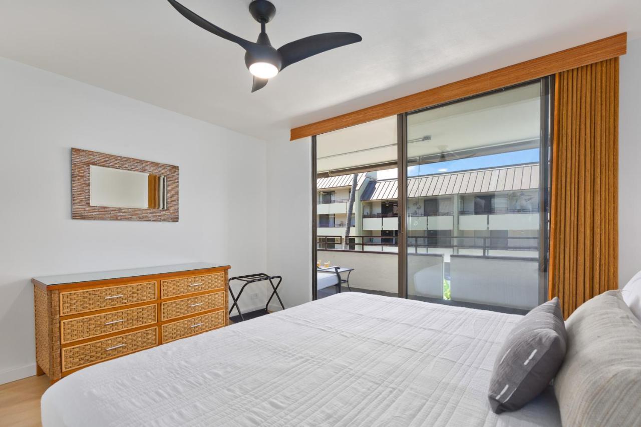 Family Getaway - Lava Room At Magic Sands Beach Kailua-Kona Esterno foto